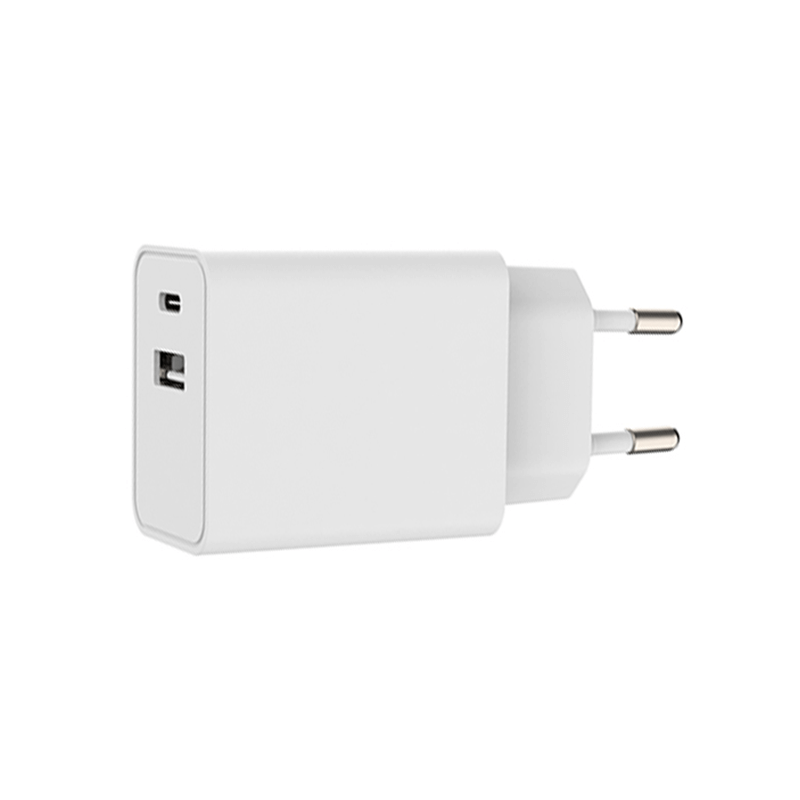 USB-A + USB-C LADEGERÄT | WEISS | 5 V | 3 A