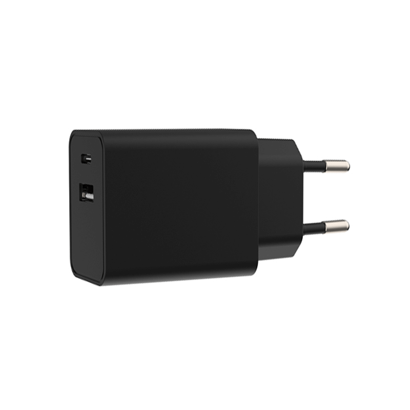 USB-A + USB-C LADEGERÄT | SCHWARZ | 5 V | 3 A